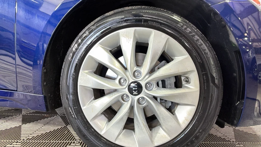 Used 2017 Blue Kia LX image 33