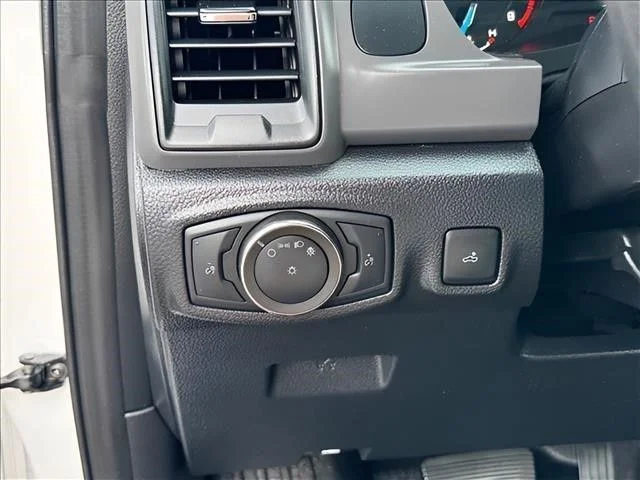 Used 2020 White Ford XL image 18
