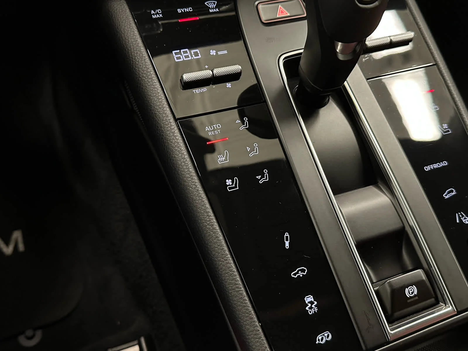 2024 Porsche Macan S - Photo 29