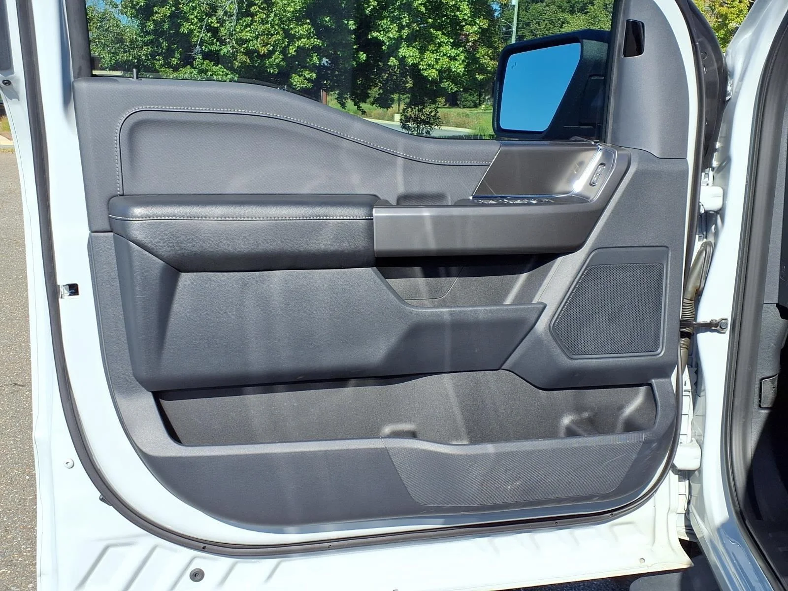 Used 2024 Avalanche Ford XLT image 30