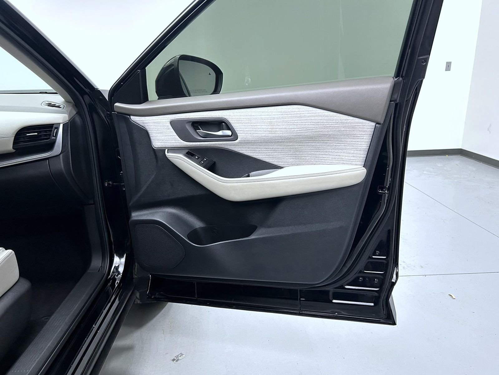 Used 2023 Black Nissan SV image 16