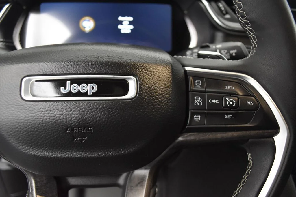 Certified Used 2024 White Jeep Limited image 12
