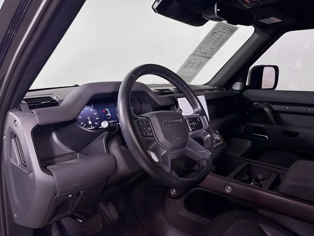 Used 2023 Black Land Rover X-Dynamic SE image 9