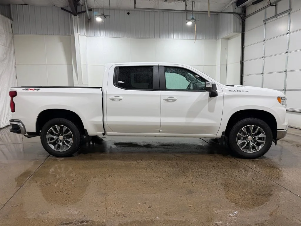 2026 Chevrolet Silverado 1500 LT - Photo 3