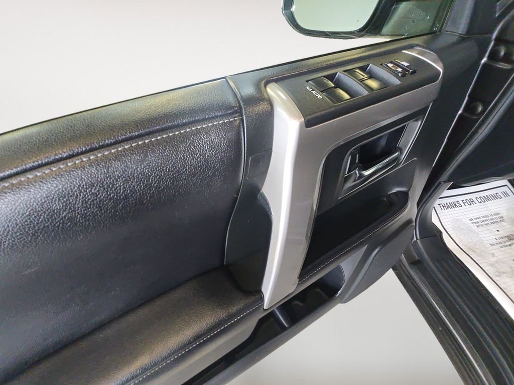 Used 2018 Gray Toyota SR5 image 10