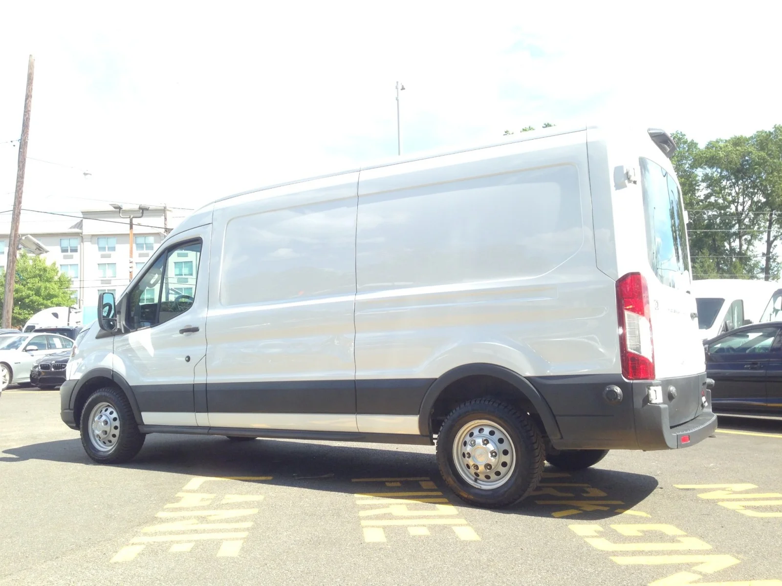 Used 2020 Oxford White Ford w/ rearCam image 11