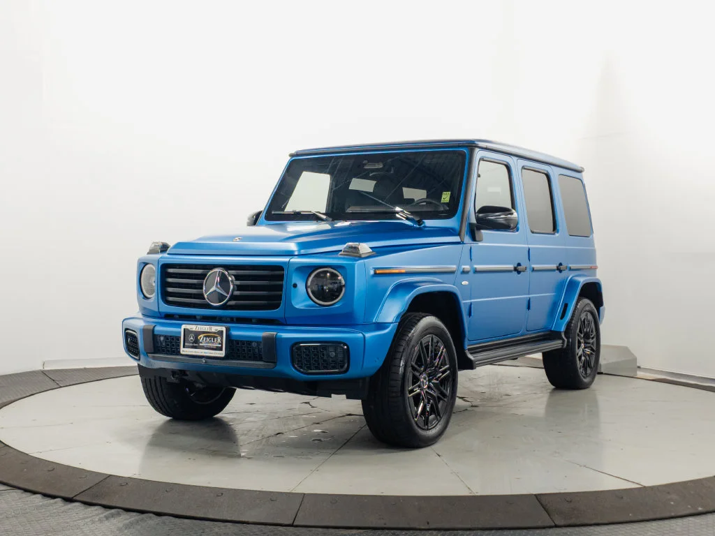Used 2025 MANUFAKTUR South Sea Blue Magno Mercedes-Benz G 580 image 3