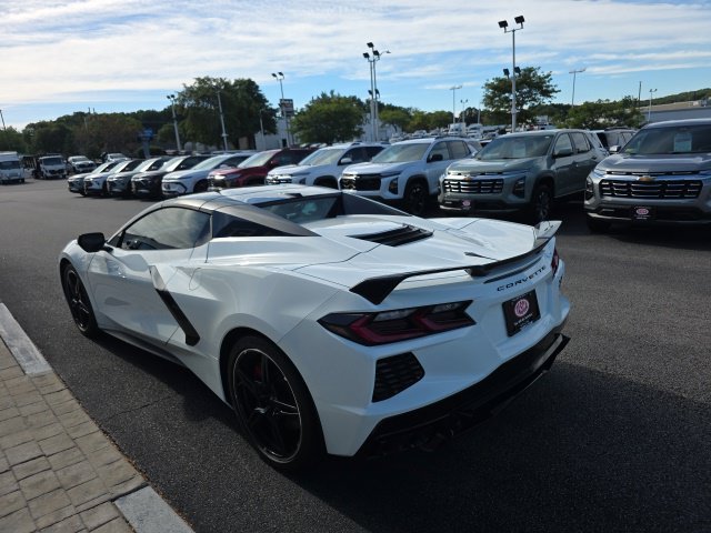 Used 2024 Arctic White Chevrolet 3LT image 12