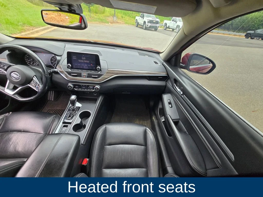 Used 2019 Red Nissan 2.5 SL image 19