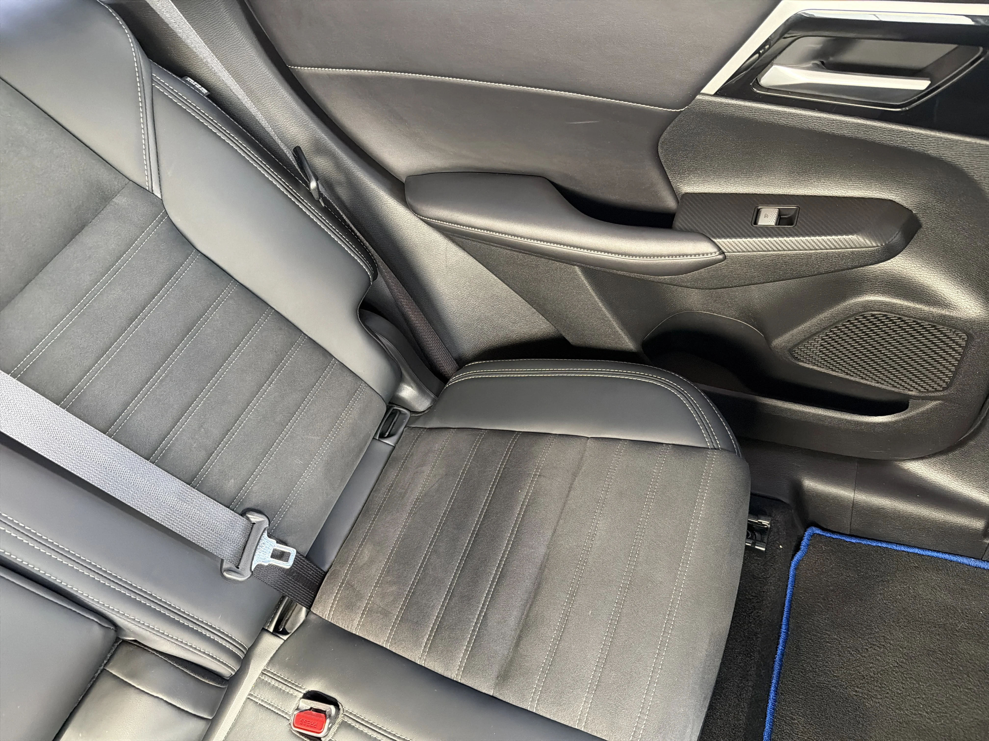 Used 2025 Red Diamond Mitsubishi SE image 17