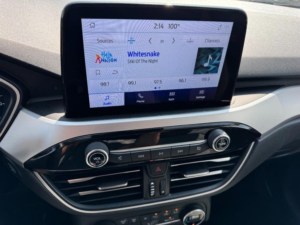 Used 2020 Gray Ford SE image 19