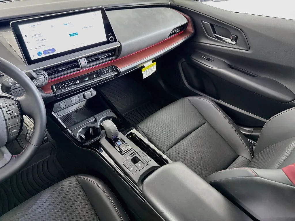 2026 Toyota Prius Plug-in Hybrid XSE Premium - Photo 23