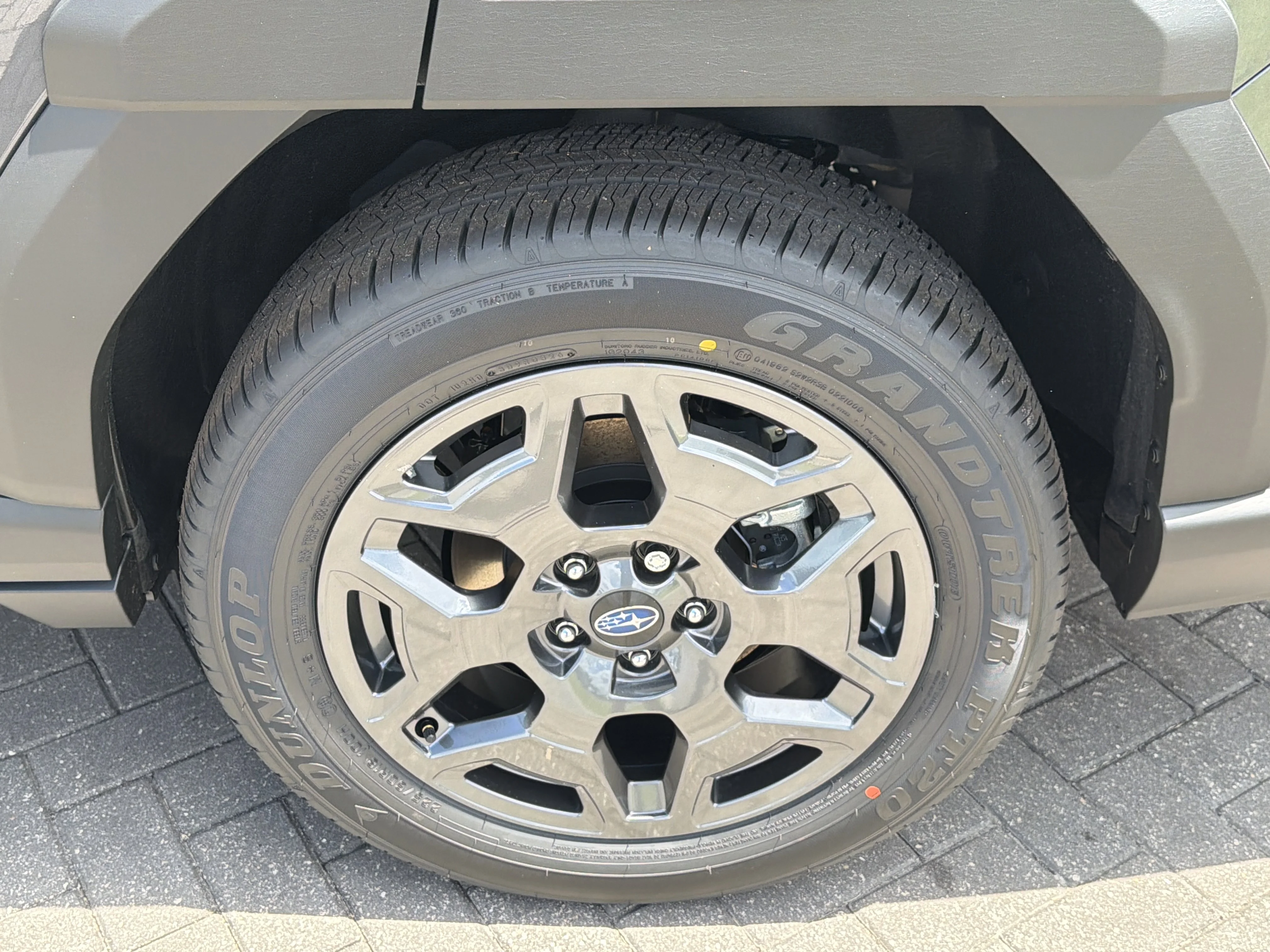 New 2026 MAGNETITE GRAY METALLIC Subaru Premium image 32