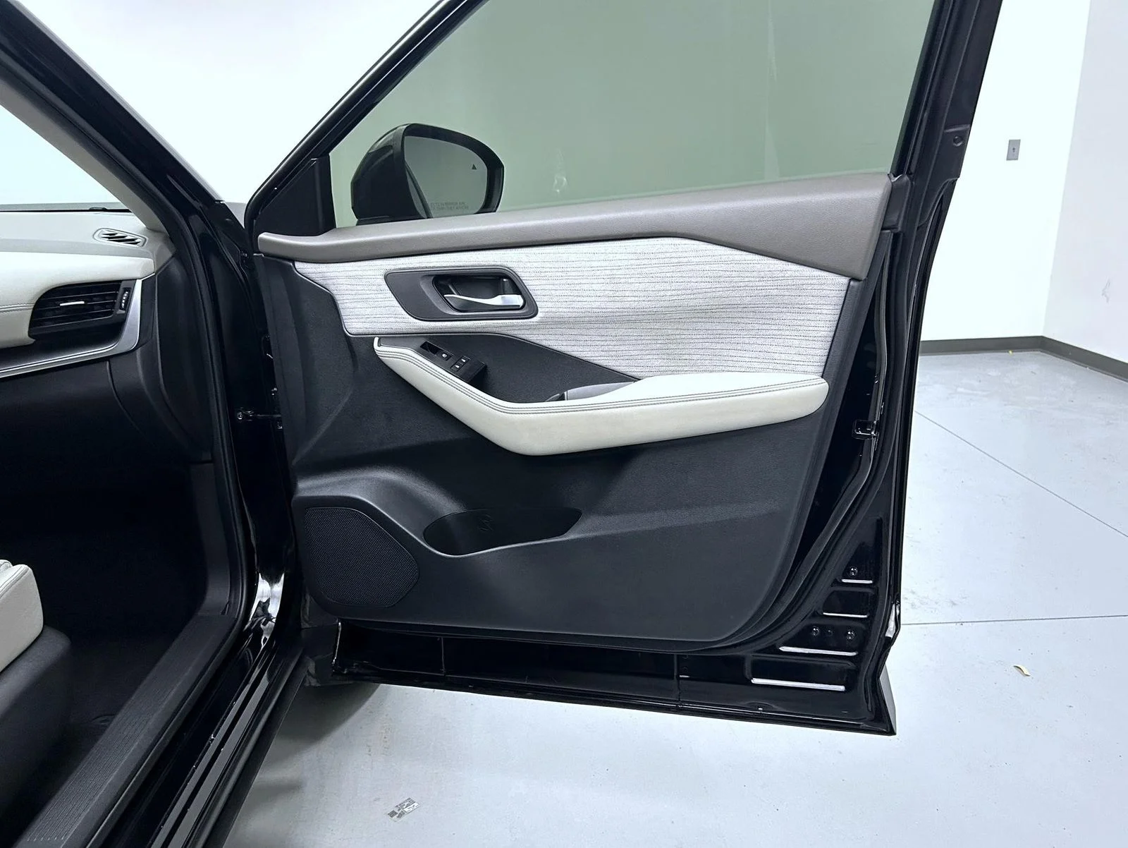Used 2023 Black Nissan SV image 16