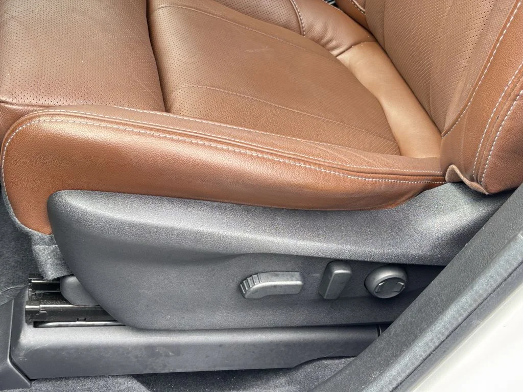 Used 2022 White Subaru Touring image 15