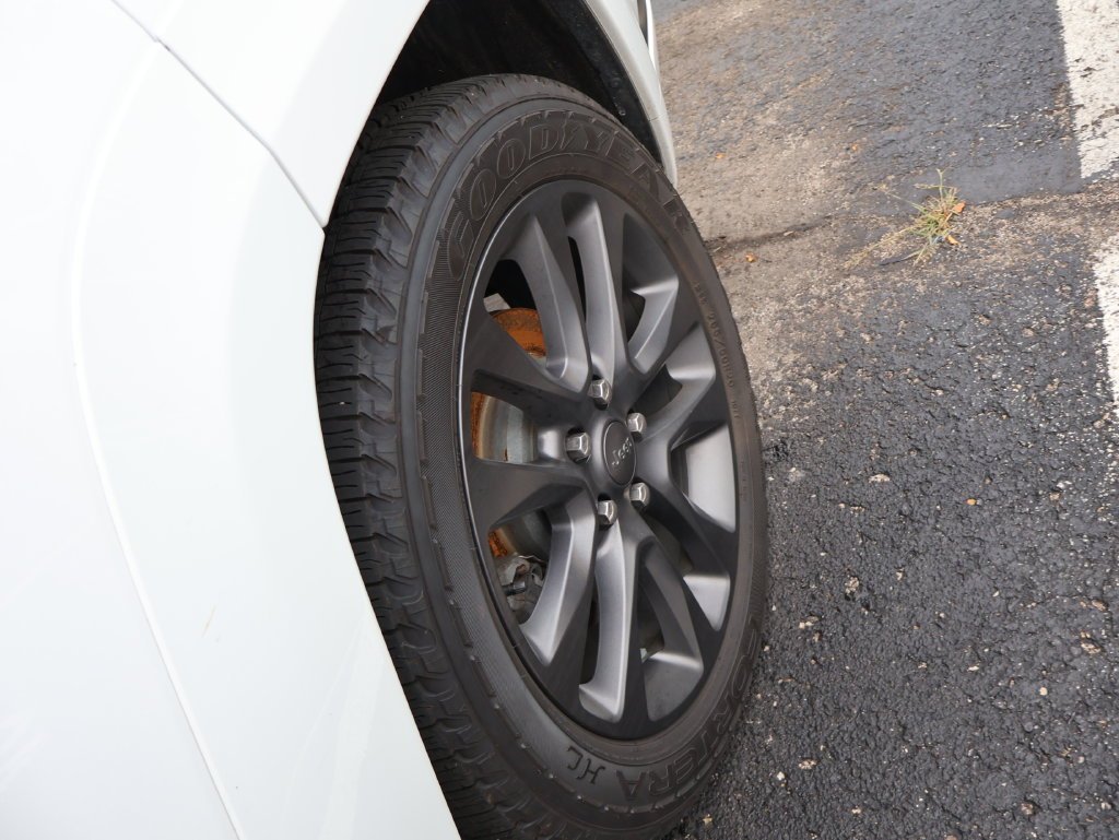 Used 2018 White Jeep Overland image 11
