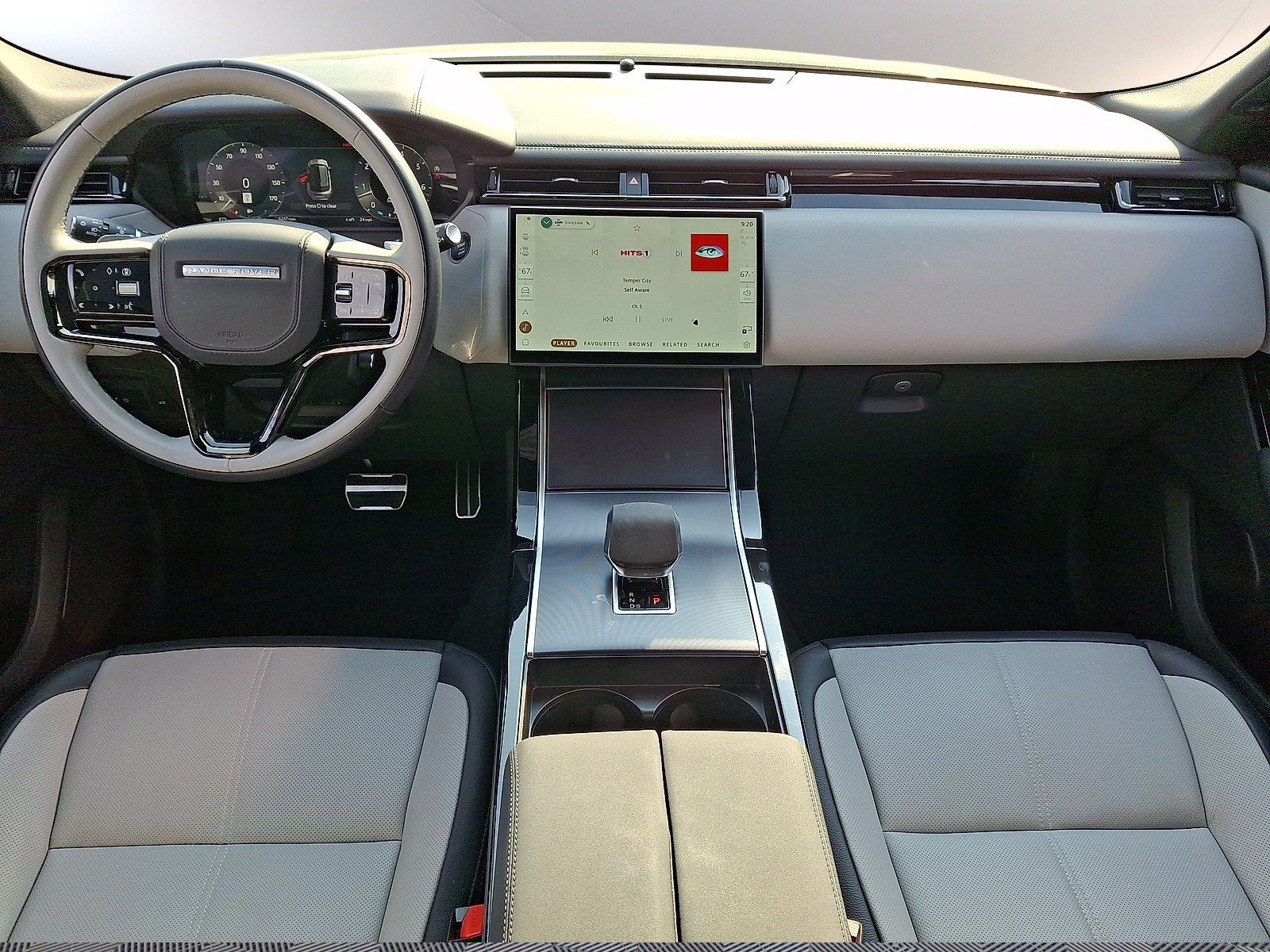 Certified Used 2026 Carpathian Grey Premium Metallic - 1AU Land Rover P400 Dynamic SE image 3