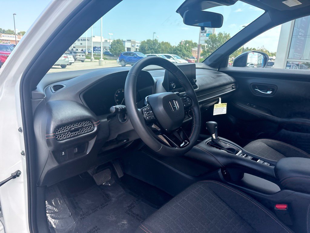 Used 2025 Platinum White Pearl Honda Sport image 46