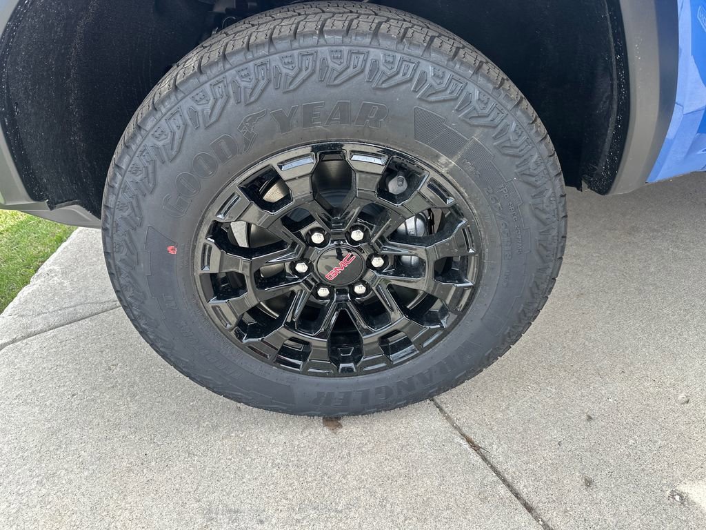 New 2026 Rapids Metallic GMC Elevation image 9