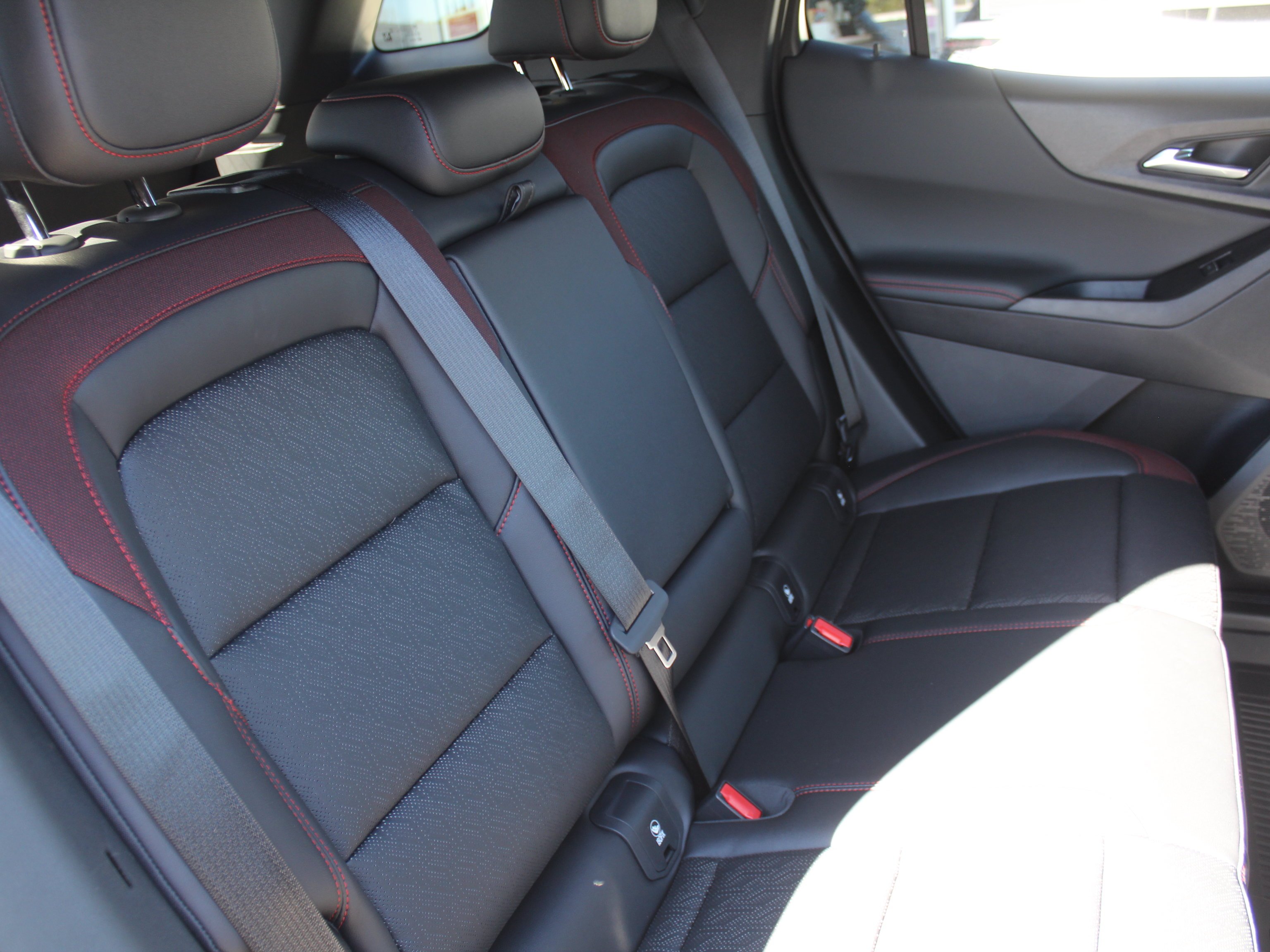 2027 Chevrolet Equinox RS - Photo 19
