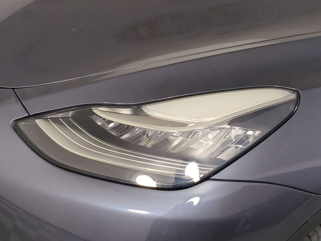 2023 Tesla Model Y Long Range - Photo 10