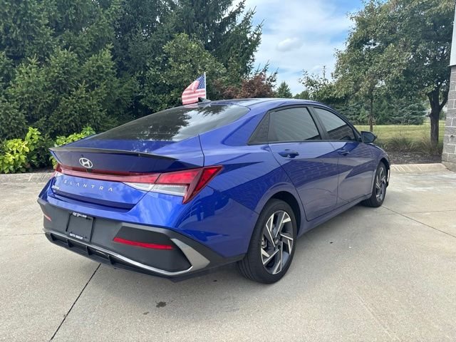 Used 2025 Intense Blue Hyundai SEL Sport image 6