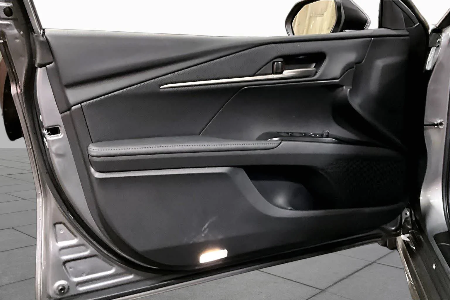 New 2026 Heavy Metal Toyota XSE image 10