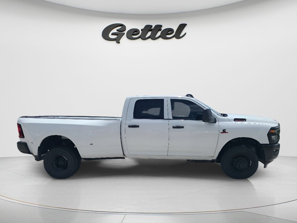 New 2026 Bright White Clear-Coat Exterior Paint RAM Tradesman image 4