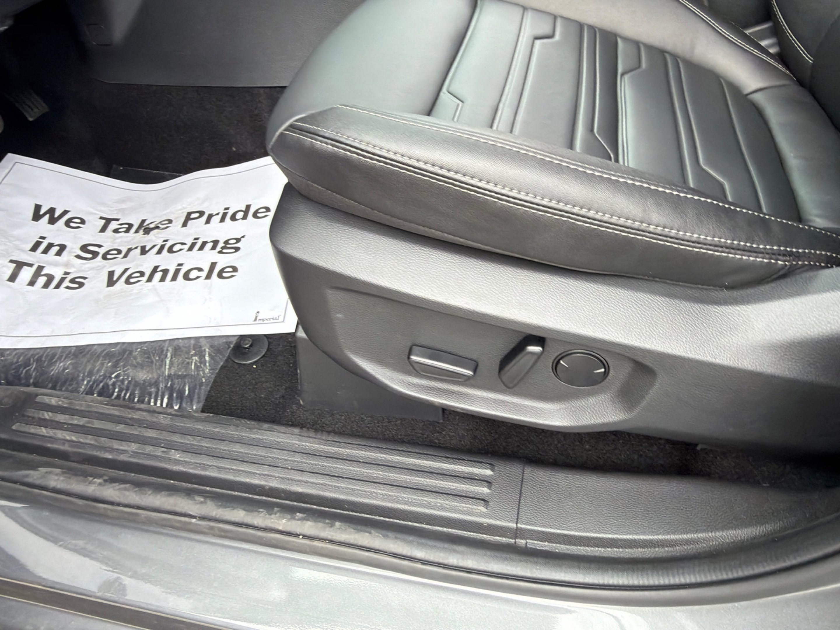 New 2026 Carbonized Gray Metallic Ford Lariat® image 18