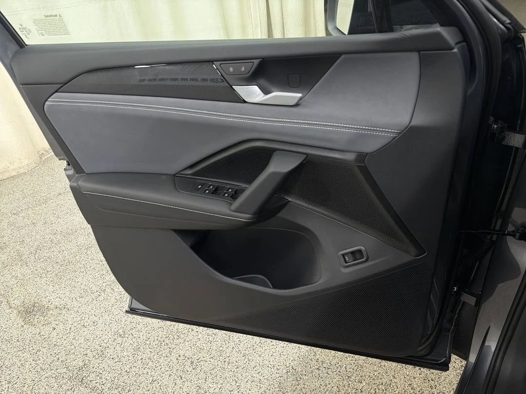 New 2026 Platinum Gray Metallic Volkswagen SE R-Line Black image 18