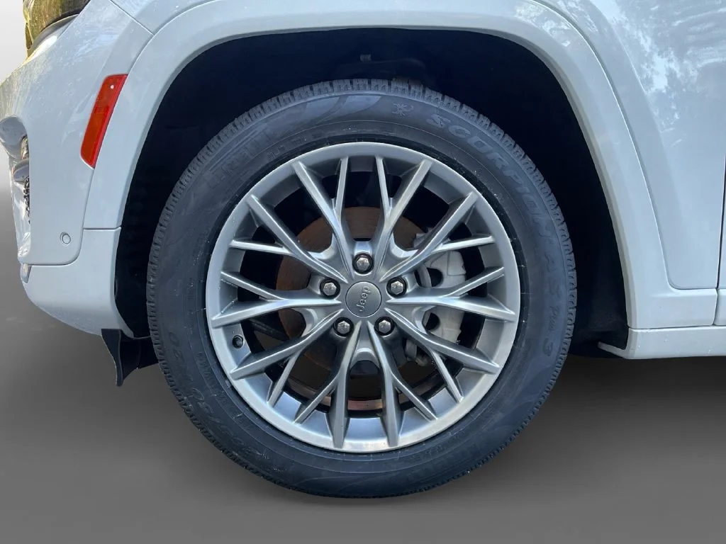 Used 2022 White Jeep Summit image 15