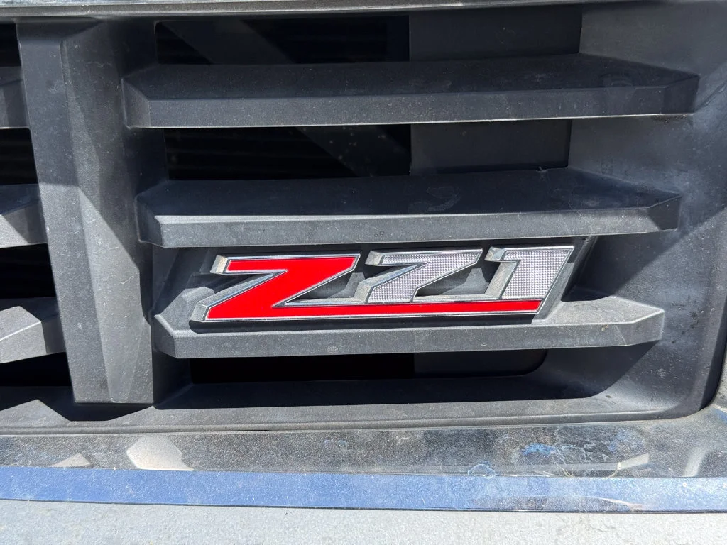 Used 2015 SILVER ICE METALLIC Chevrolet LT image 23