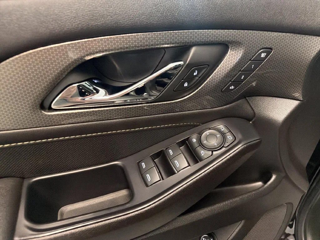 Used 2022 MOSAIC BLACK METALLIC Chevrolet Premier image 14