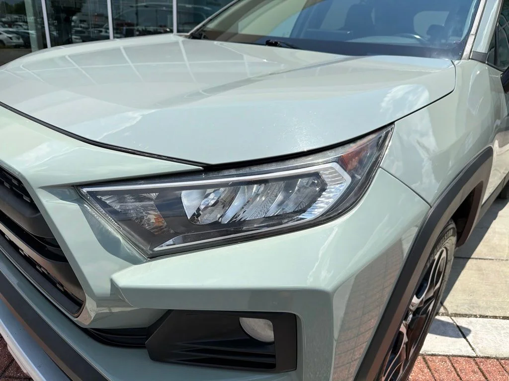 Used 2020  Toyota Adventure image 12