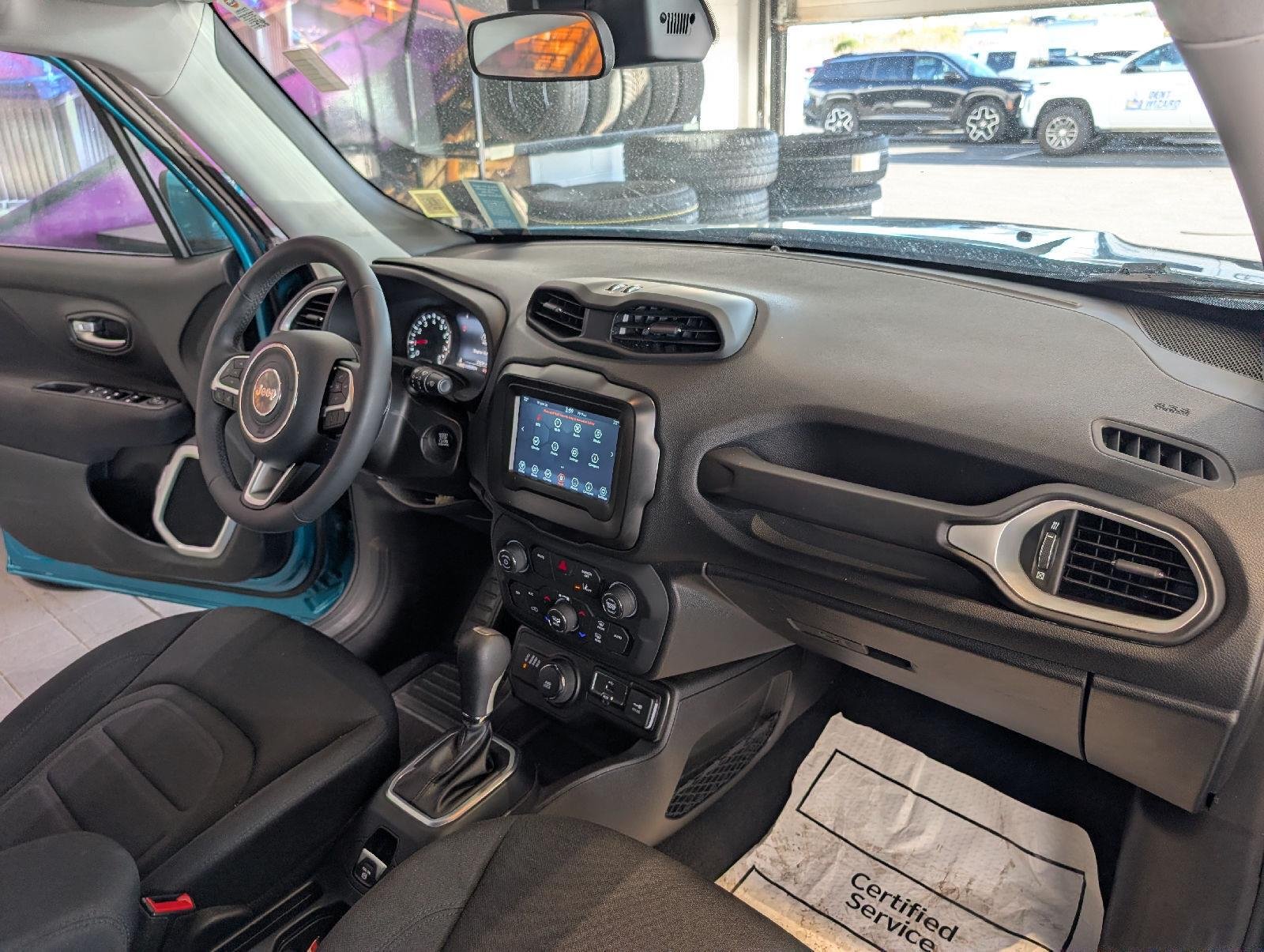 Used 2021 Bikini Metallic Clearcoat Jeep Latitude image 20