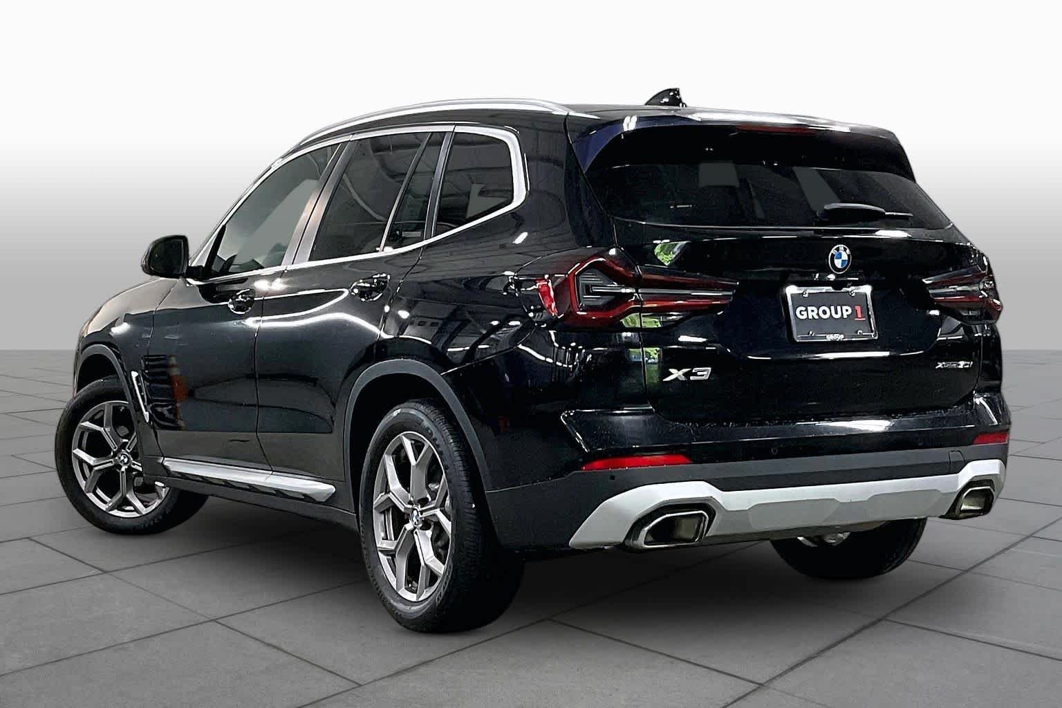 Used 2022 Jet Black BMW xDrive30i image 12