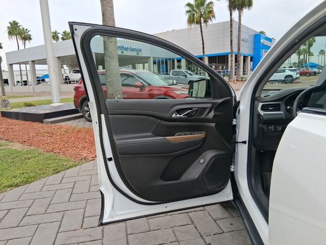 Used 2021 White GMC SLE image 14