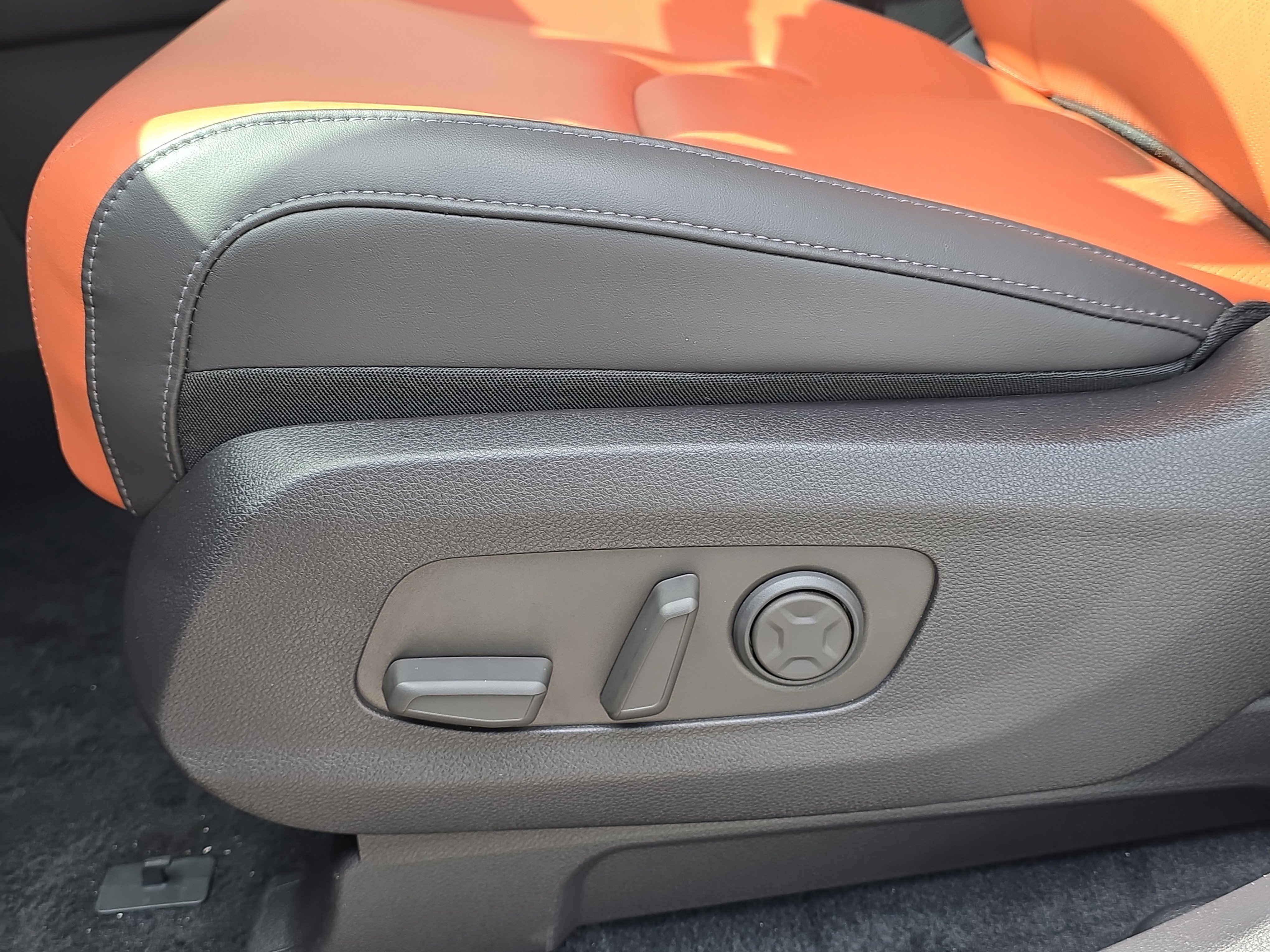 2026 Kia Carnival EX - Photo 24