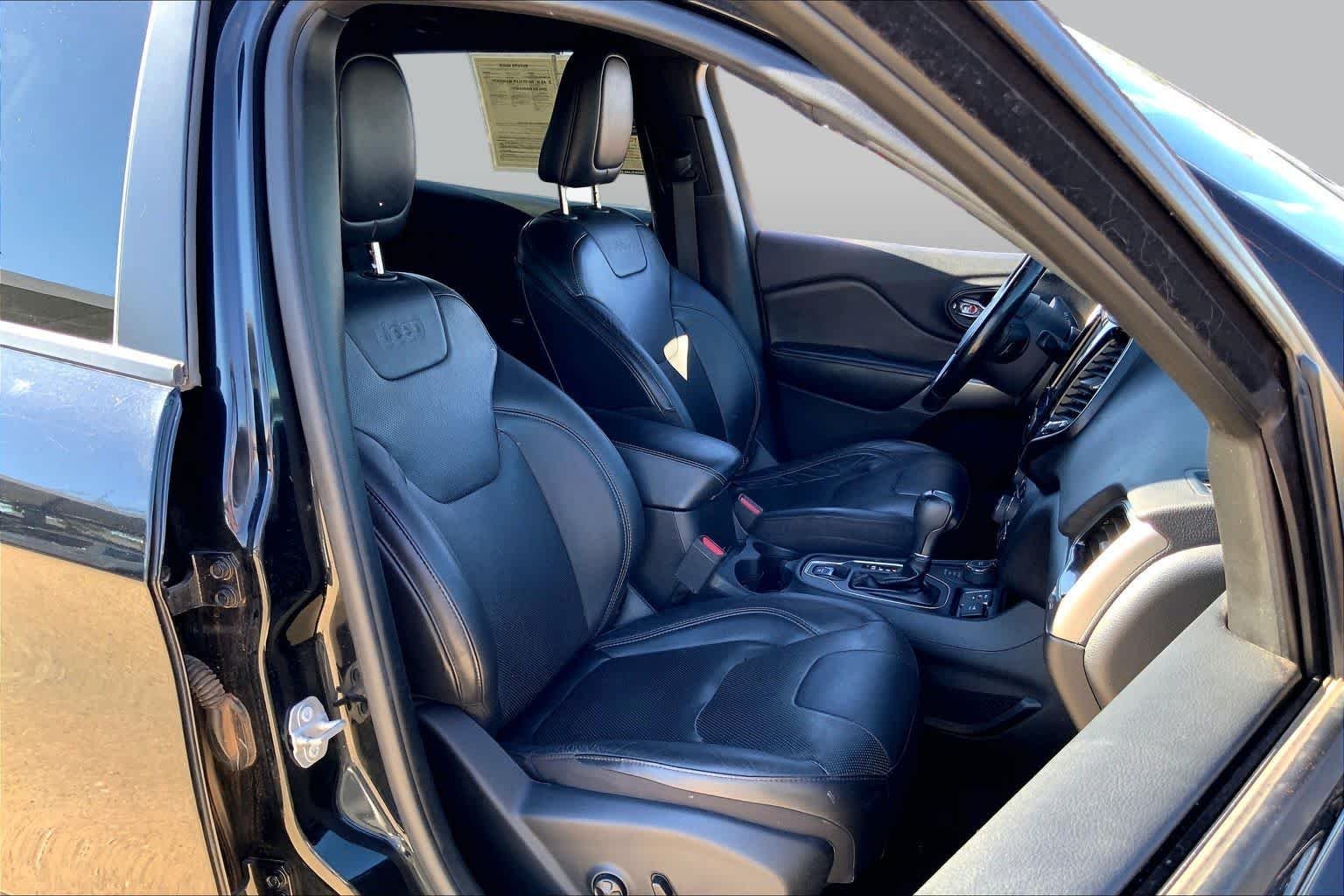 Used 2020 BLACK Jeep High Altitude image 9