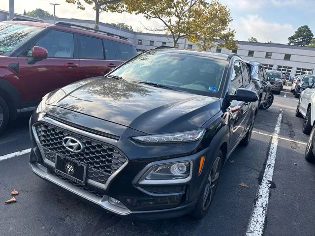 Used 2018 Ultra Black Hyundai Limited image 2