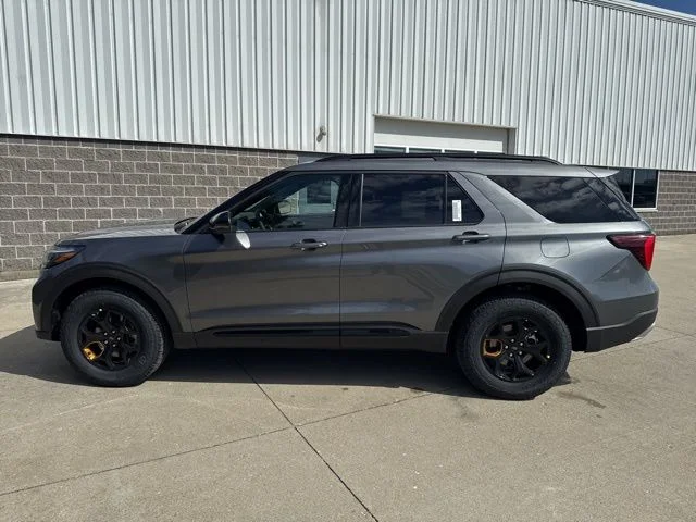 New 2026 Carbonized Gray Metallic Ford Tremor® image 8