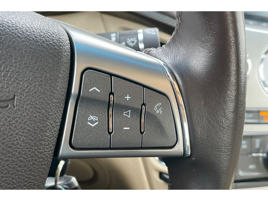 Used 2013 White Diamond Tricoat Cadillac Luxury image 34