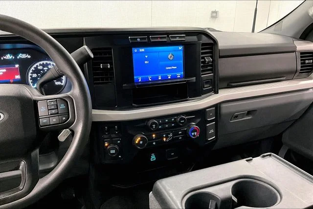 Used 2024 Oxford White Ford XLT image 7