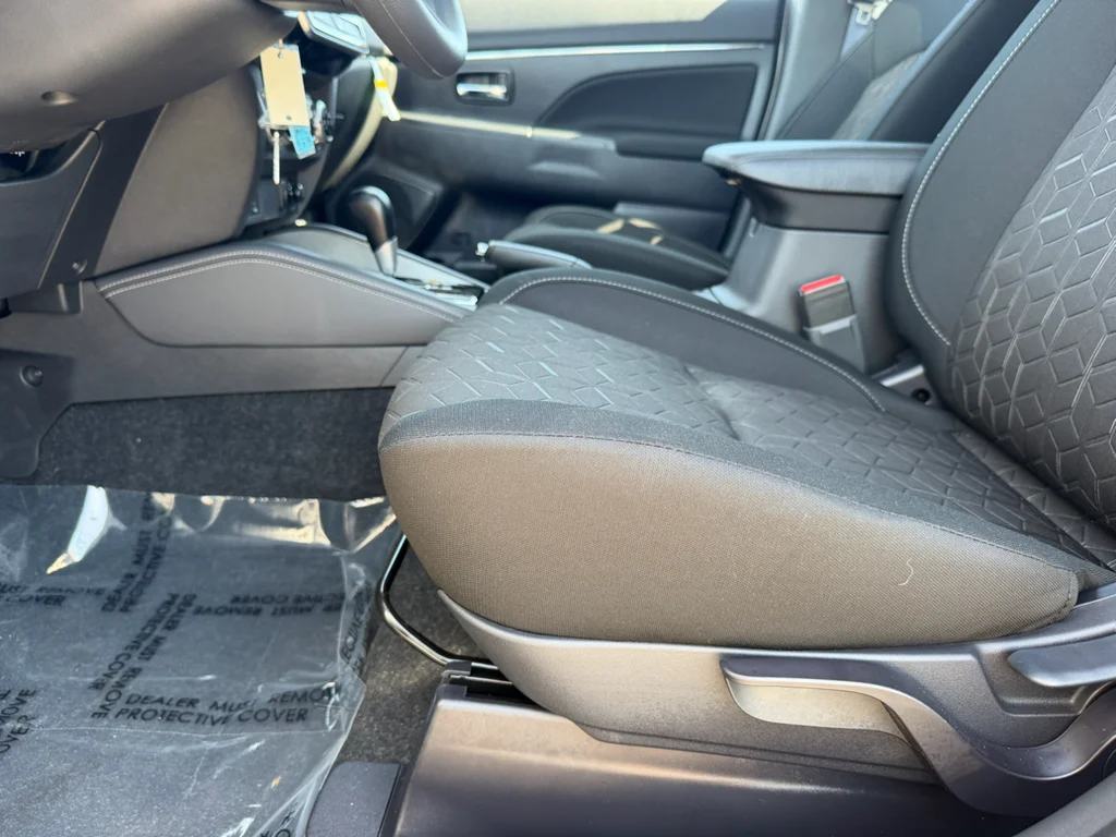 New 2026 Alloy Silver Metallic Mitsubishi SE image 11