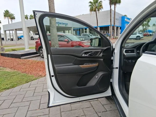 Used 2021 White GMC SLE image 14
