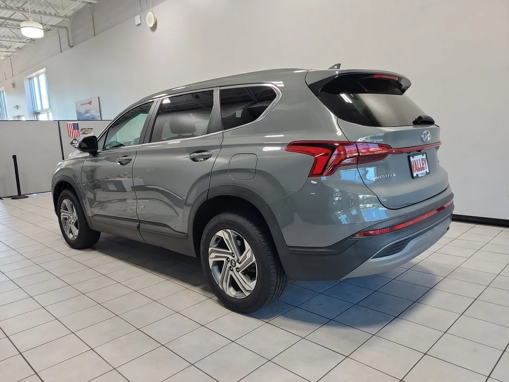Certified Used 2021 Gray Hyundai SE image 4