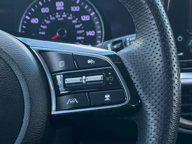 Certified Used 2022 White Kia GT-Line image 11