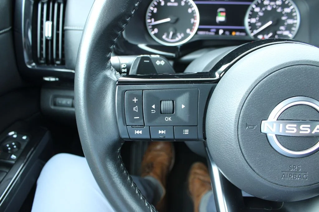 Used 2022 Deep Ocean Blue Nissan SV image 35