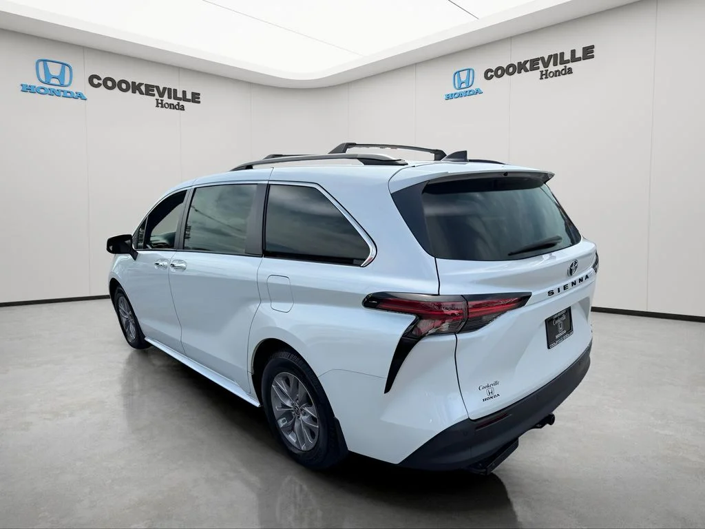 Used 2022 Wind Chill Pearl Toyota XLE image 8