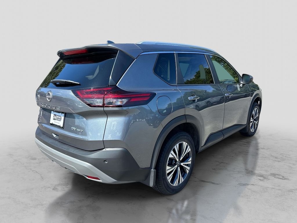 Used 2023 Gray Nissan SV image 5